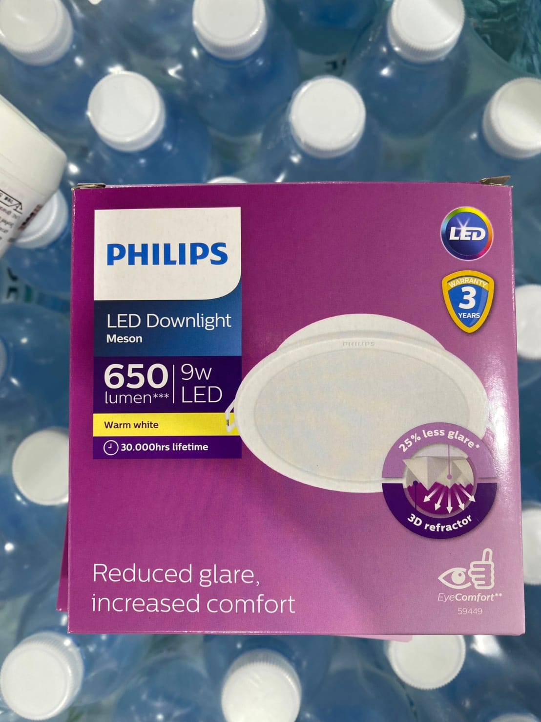 The boxed Philips Meson LED downlight: 650 lumen, 9 W LED, warm white, 30,000 hours lifetime, three-year warranty